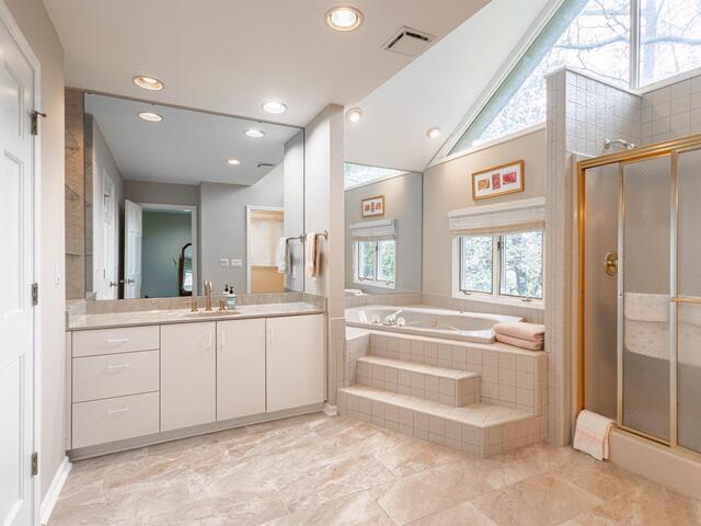 Photo of 28 FARRINGDON Drive