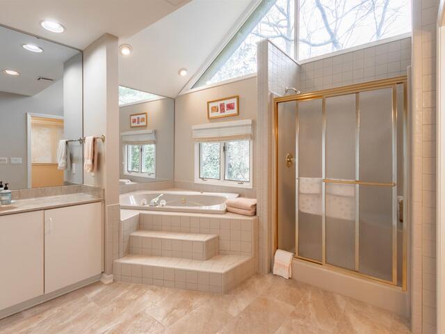 Photo of 28 FARRINGDON Drive