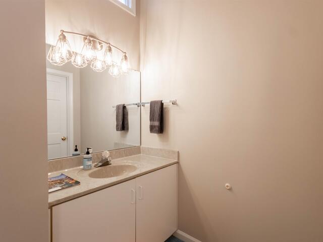 Photo of 28 FARRINGDON Drive