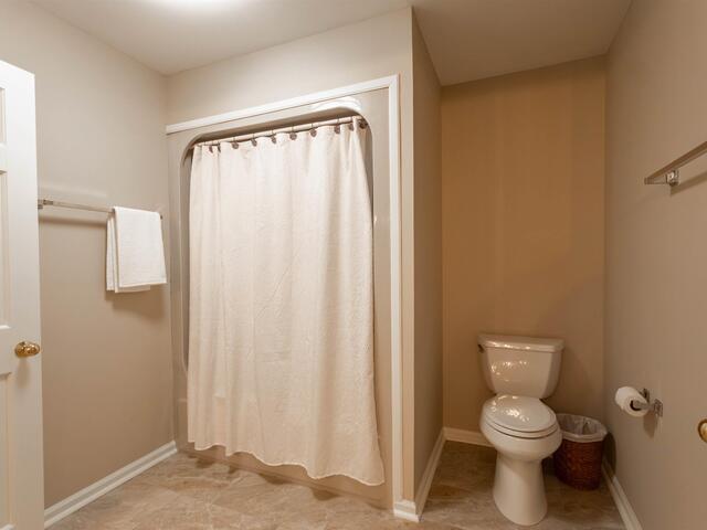 Photo of 28 FARRINGDON Drive