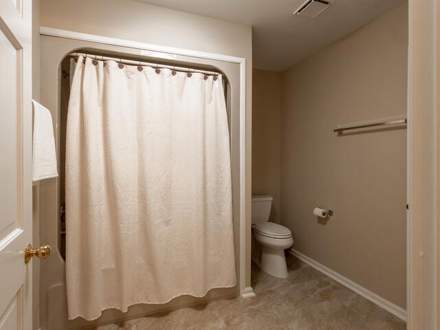 Photo of 28 FARRINGDON Drive