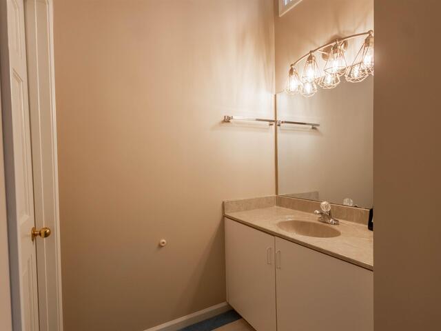 Photo of 28 FARRINGDON Drive