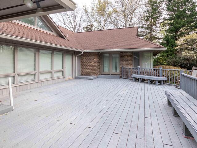 Photo of 28 FARRINGDON Drive