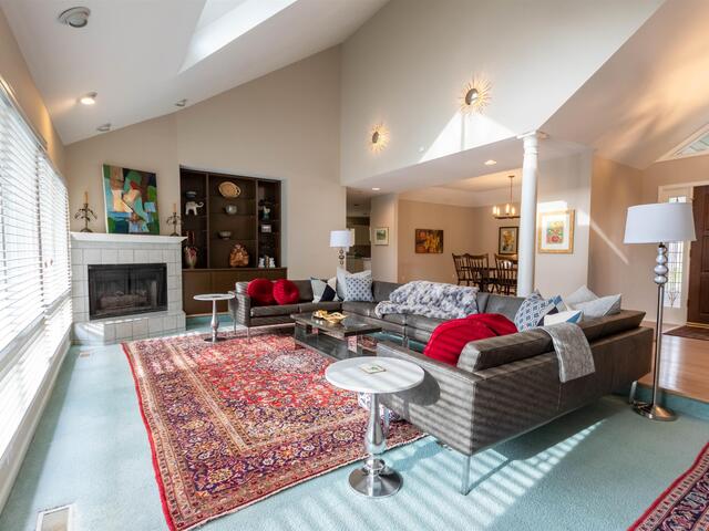 Photo of 28 FARRINGDON Drive