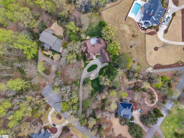Photo of 28 FARRINGDON Drive