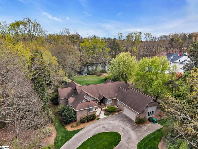 Photo of 28 FARRINGDON Drive