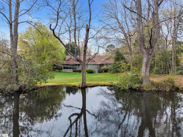 Photo of 28 FARRINGDON Drive