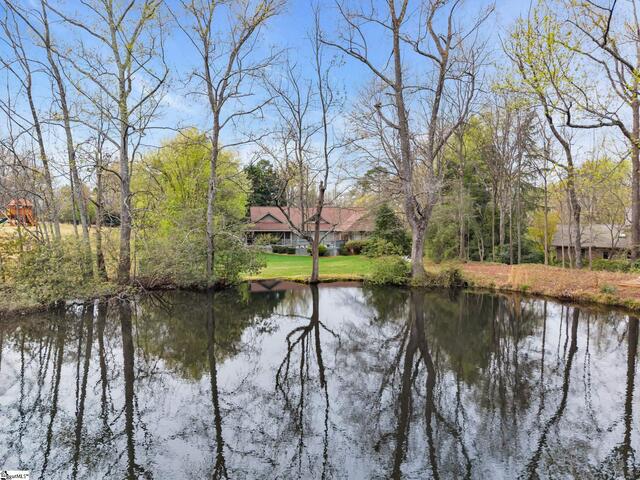 Photo of 28 FARRINGDON Drive