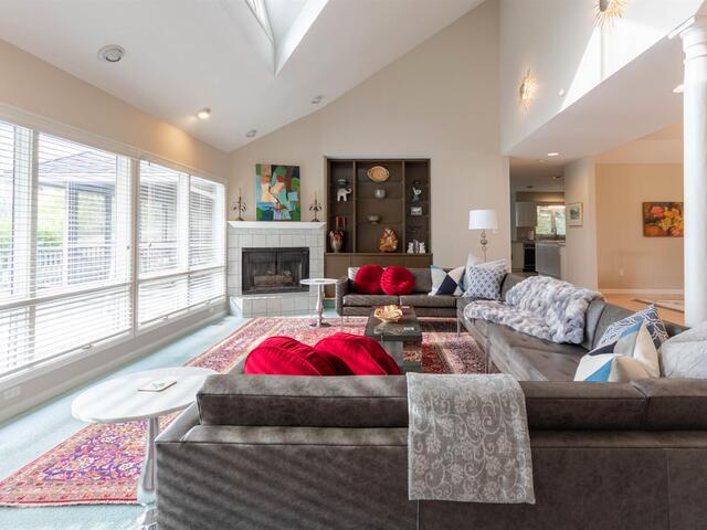 Photo of 28 FARRINGDON Drive