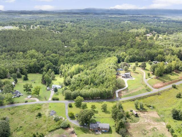 Photo of 716 Settlement Road