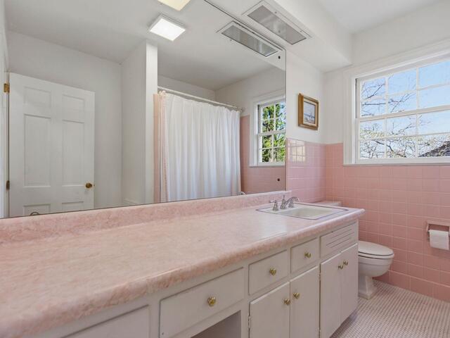 Photo of 6 Broadmoor Drive