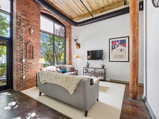 Photo of 300 South Street