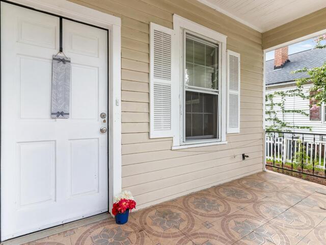 Photo of 472 Sloan Street