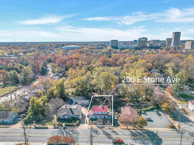 Photo of 206 E Stone Avenue