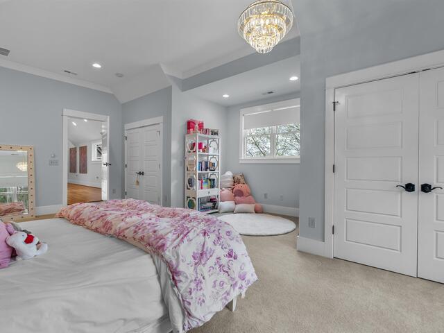 Photo of 341 Riverside Drive