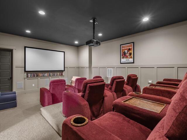 Photo of 341 Riverside Drive