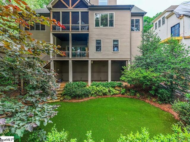 Photo of 341 Riverside Drive