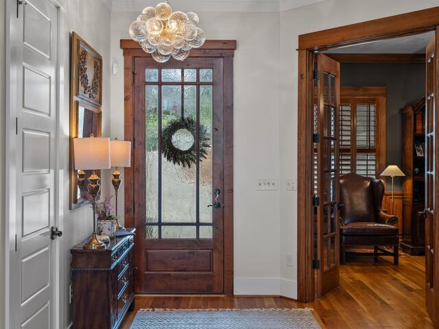 Photo of 341 Riverside Drive