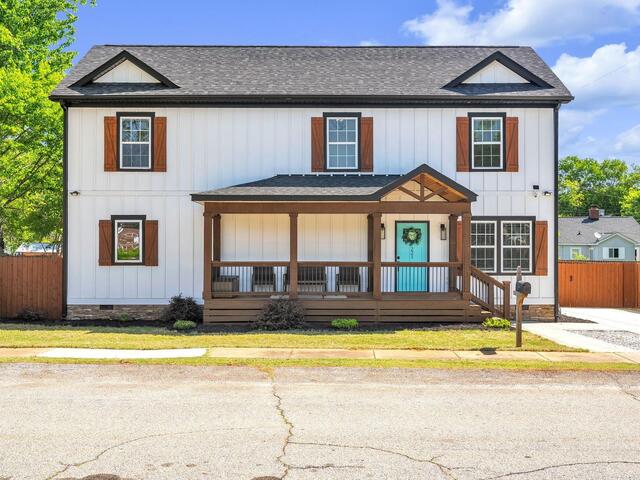 Photo of 221 3rd Avenue