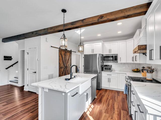 Photo of 221 3rd Avenue