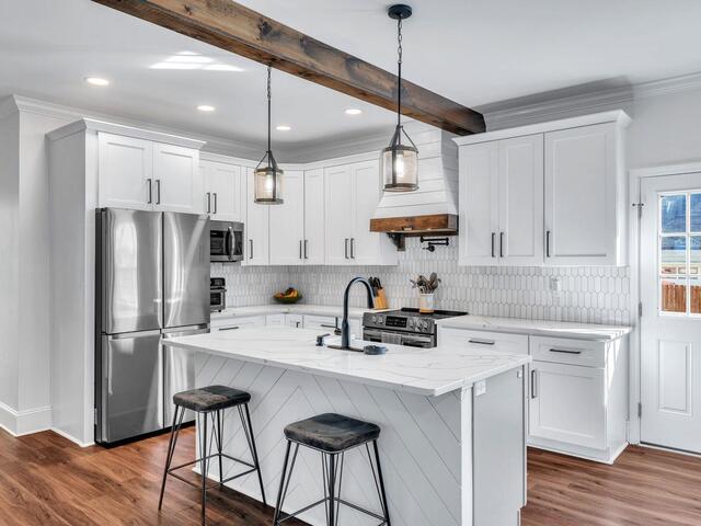 Photo of 221 3rd Avenue
