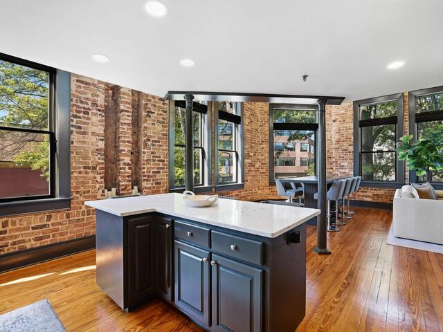Photo of 102 N Main Street