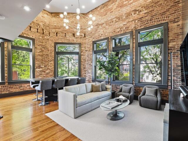 Photo of 102 N Main Street