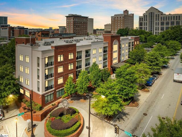 Photo of 98 E McBee Avenue