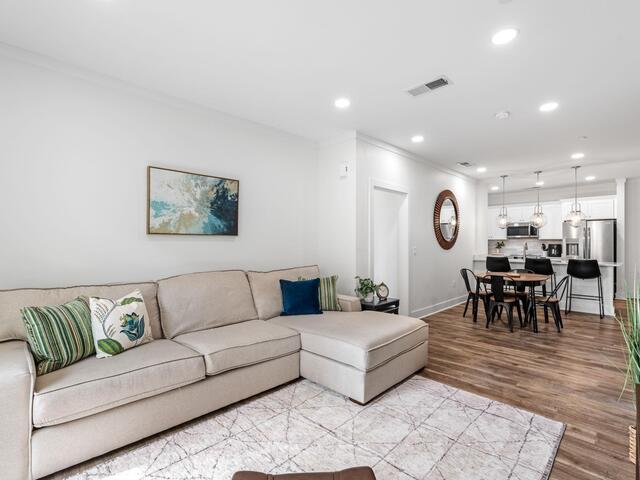 Photo of 98 E McBee Avenue