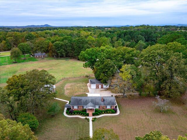 Photo of 102 Westwood Circle