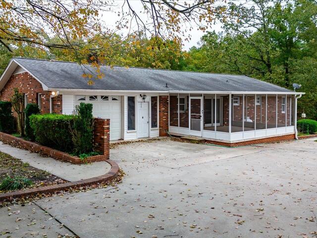 Photo of 102 Westwood Circle