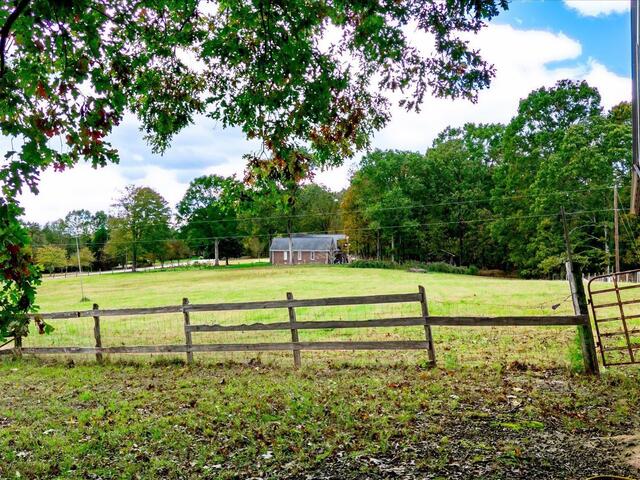 Photo of 102 Westwood Circle