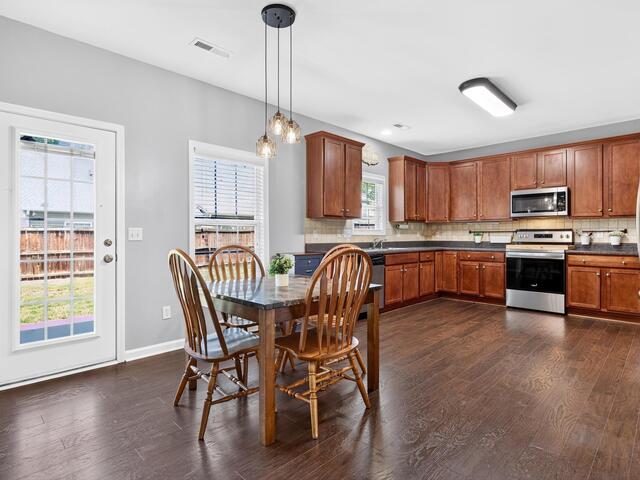 Photo of 104 Valley Bluff Lane