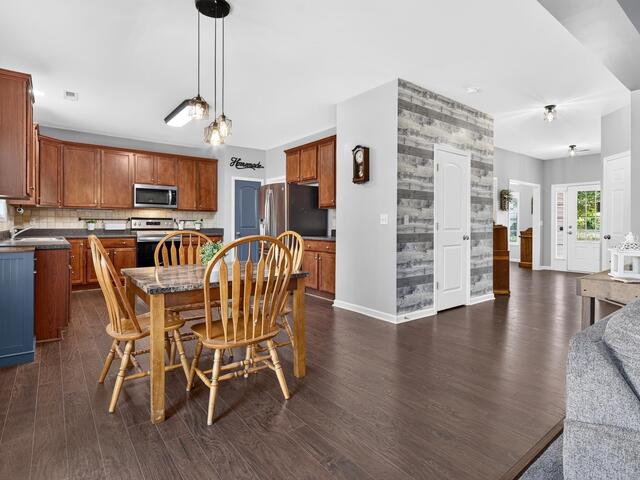 Photo of 104 Valley Bluff Lane