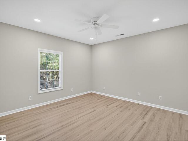 Photo of 120 Harbour Springs Way