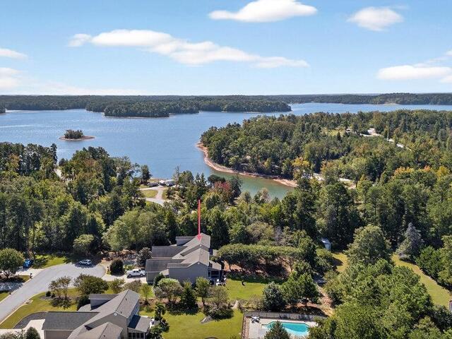 Photo of 120 Harbour Springs Way