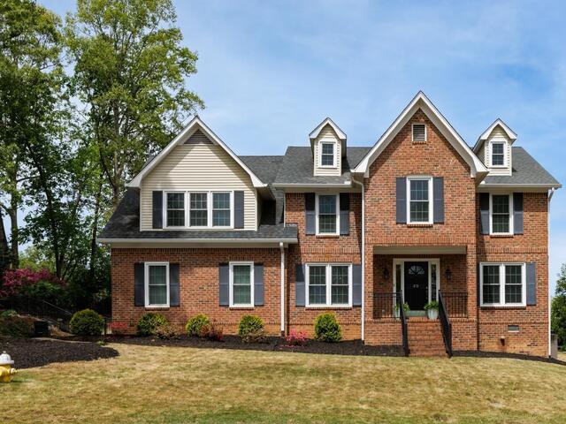 Photo of 219 E Thistle Lane