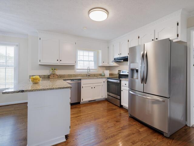 Photo of 219 E Thistle Lane