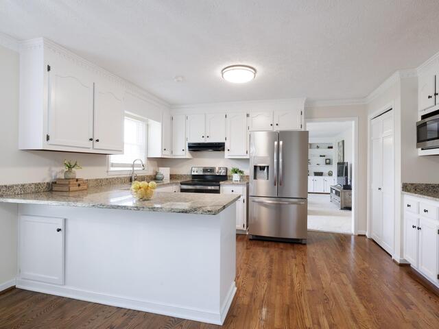 Photo of 219 E Thistle Lane