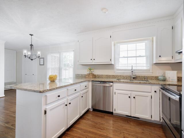 Photo of 219 E Thistle Lane