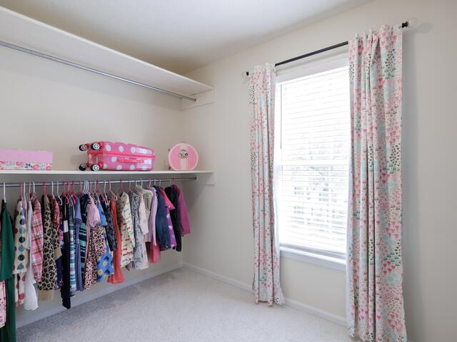 Photo of 219 E Thistle Lane