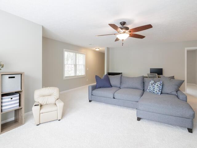 Photo of 219 E Thistle Lane