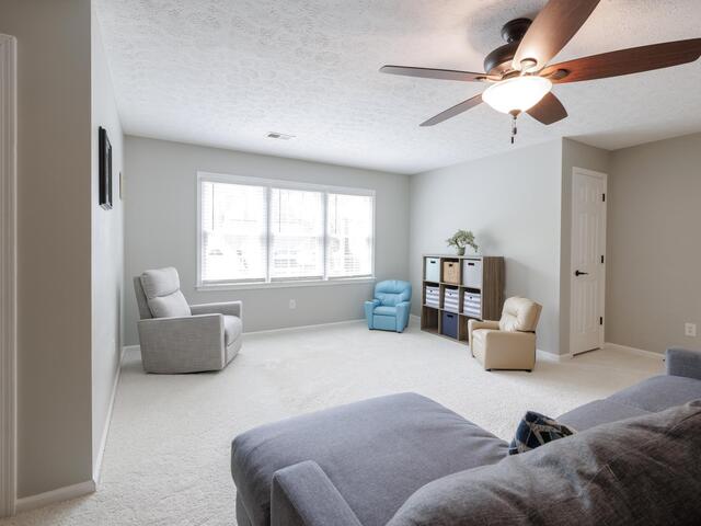 Photo of 219 E Thistle Lane