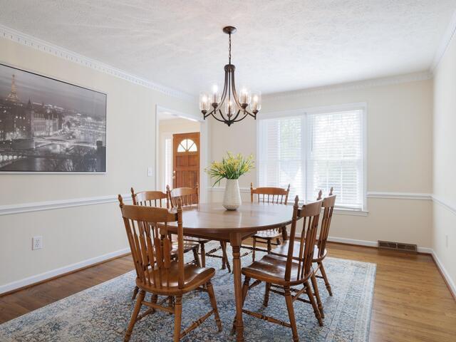 Photo of 219 E Thistle Lane