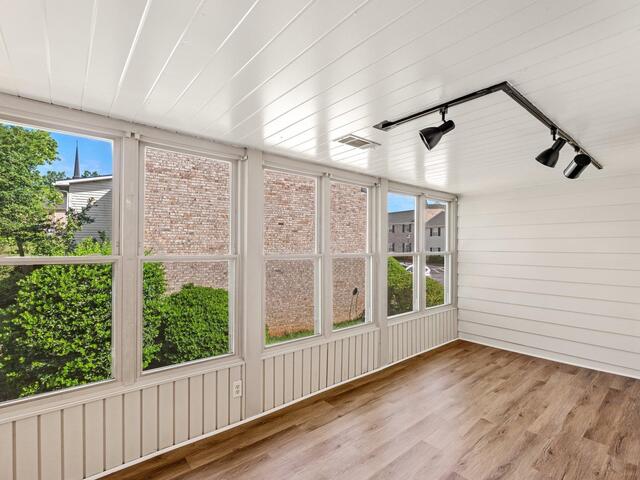 Photo of 925 Cleveland Street