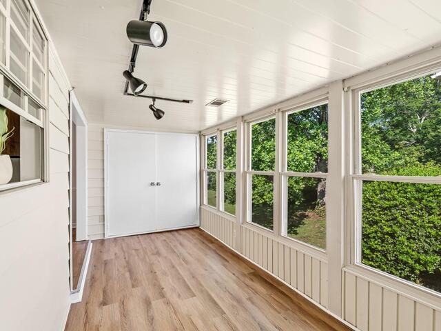 Photo of 925 Cleveland Street