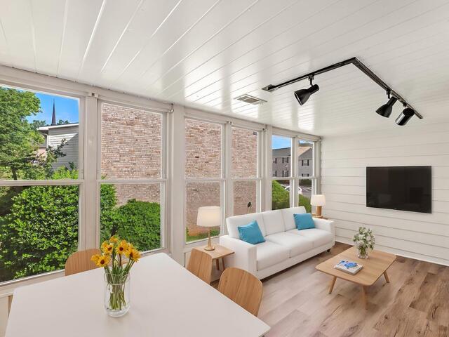 Photo of 925 Cleveland Street