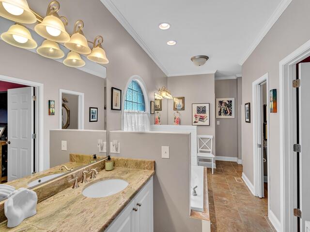 Photo of 123 N Woodfin Ridge Drive