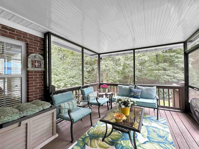 Photo of 123 N Woodfin Ridge Drive