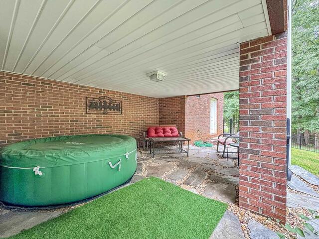 Photo of 123 N Woodfin Ridge Drive